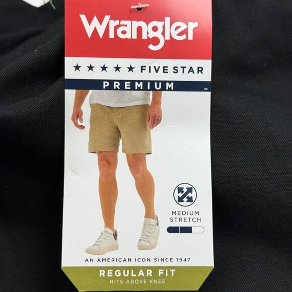 Wrangler Men's Regular Fit Medium Stretch Black Shorts Size 42 Inseam 7" NWT - Picture 5 of 12